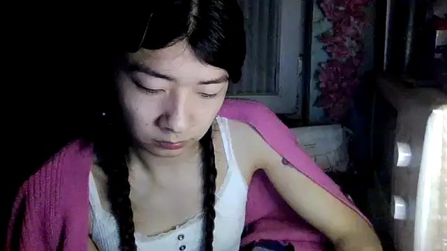 Snapshot of CarlyJoy chatting on April 23, 4:31 pm CarlyJoy online show from April 23, 4:31 pm