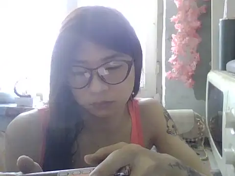 Snapshot of CarlyJoy chatting on June 7, 10:41 am CarlyJoy online show from June 7, 10:41 am