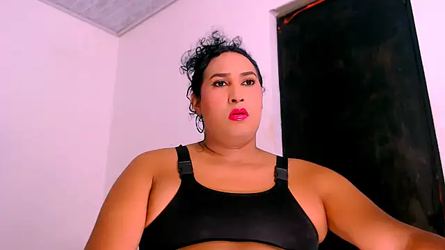 Snapshot of big_alondra_x chatting on October 23, 8:07 pm big alondra x online show from October 23, 8:07 pm