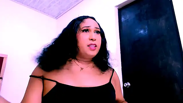 Snapshot of big_alondra_x chatting on November 11, 8:20 pm big alondra x online show from November 11, 8:20 pm