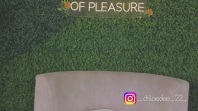 chloe d online show from October 9, 12:25 pm