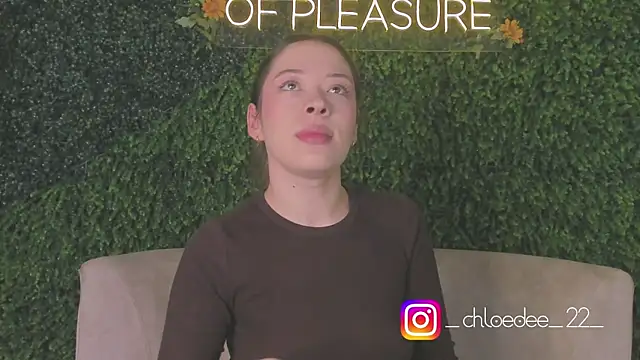 chloe d online show from October 19, 2:50 pm