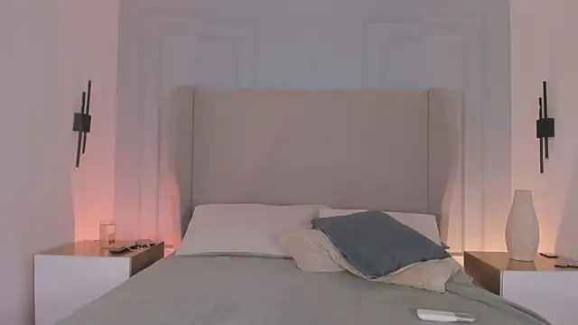 chloe d online show from July 25, 2:03 pm