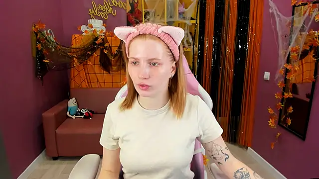 Snapshot of Mira__Blush chatting on October 26, 1:50 pm Mira Blush online show from October 26, 1:50 pm