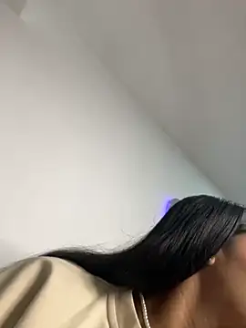 halley5  online show from October 13, 11:05 pm