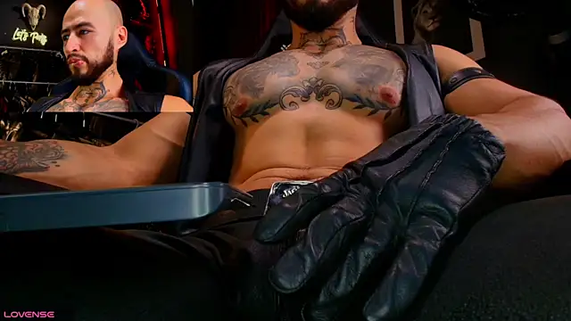 billyMayer  online show from December 14, 7:51 pm