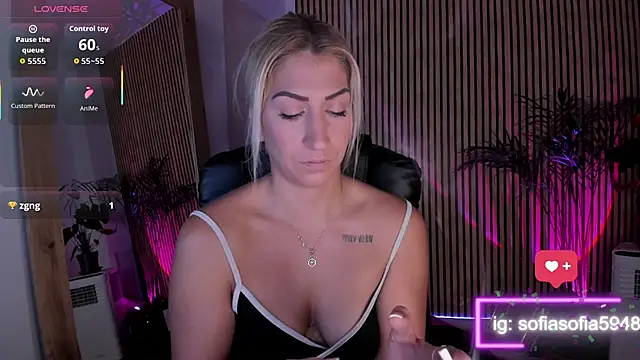 sofiah  online show from October 17, 6:05 am