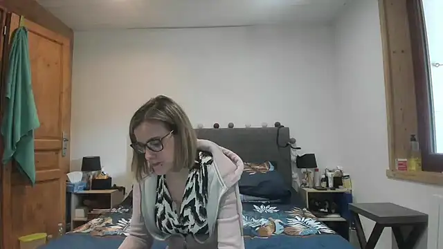 Madame Callie online show from May 12, 1:08 pm