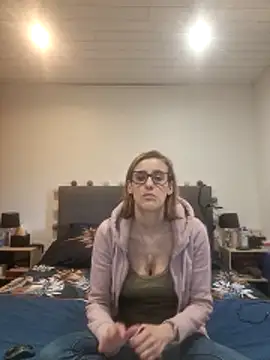 Madame Callie online show from May 17, 5:53 pm