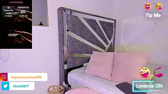 Snapshot of niall_falcon chatting on February 19, 12:01 pm niall falcon online show from February 19, 12:01 pm