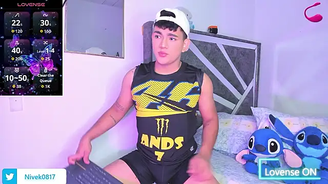 Snapshot of niall_falcon chatting on March 16, 11:58 am niall falcon online show from March 16, 11:58 am