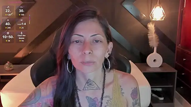 Snapshot of dark_gotica chatting on February 20, 7:14 pm dark gotica online show from February 20, 7:14 pm