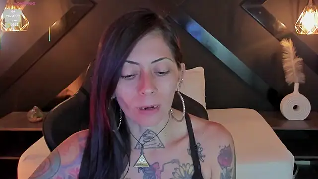 Snapshot of dark_gotica chatting on March 11, 7:09 pm dark gotica online show from March 11, 7:09 pm