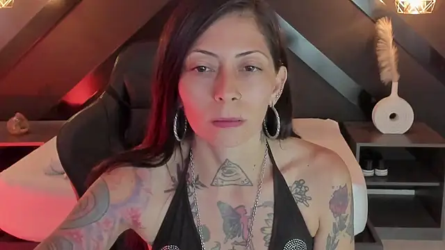 Snapshot of dark_gotica chatting on March 12, 7:09 pm dark gotica online show from March 12, 7:09 pm