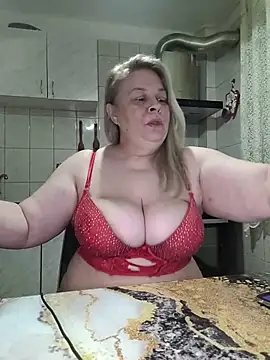 Snapshot of AriannaMilf chatting on April 15, 7:58 pm AriannaMilf online show from April 15, 7:58 pm