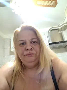 Snapshot of AriannaMilf chatting on May 27, 8:17 pm AriannaMilf online show from May 27, 8:17 pm