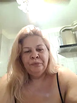 Snapshot of AriannaMilf chatting on July 5, 5:53 pm AriannaMilf online show from July 5, 5:53 pm