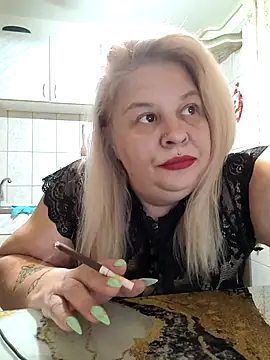 Snapshot of AriannaMilf chatting on July 24, 8:40 pm AriannaMilf online show from July 24, 8:40 pm