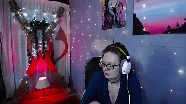 Snapshot of FunAfterDark chatting on December 25, 12:47 pm FunAfterDark online show from December 25, 12:47 pm