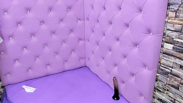 TeennNaugthy18 online show from January 18, 9:45 am