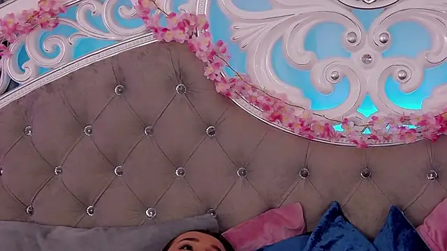 Snapshot of MeIisaLove chatting on February 28, 7:59 pm MeIisaLove online show from February 28, 7:59 pm