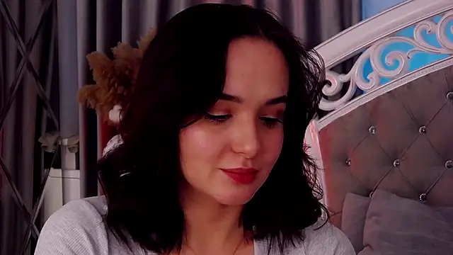 Snapshot of MeIisaLove chatting on March 1, 5:37 pm MeIisaLove online show from March 1, 5:37 pm