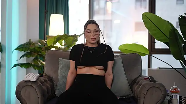 Snapshot of Assmerising chatting on February 21, 10:49 am Assmerising online show from February 21, 10:49 am