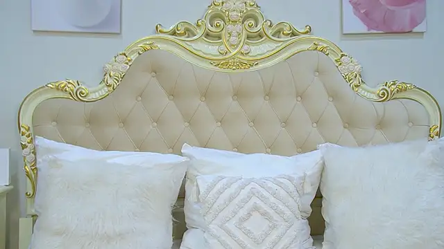 ViolettaCosmo online show from December 1, 6:51 am