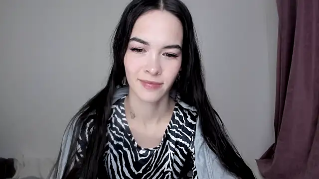 Snapshot of 666kisses chatting on December 20, 1:23 am 666kisses online show from December 20, 1:23 am