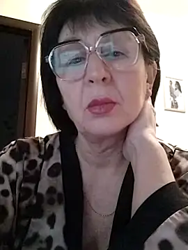 AlbinaXPretty online show from December 3, 5:31 am