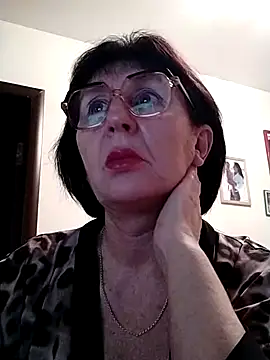 AlbinaXPretty online show from December 7, 5:26 am