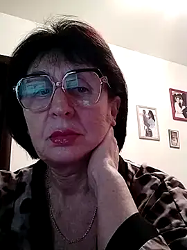 AlbinaXPretty online show from December 8, 8:47 pm