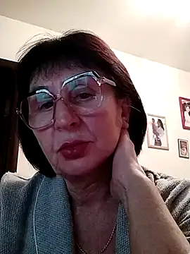 AlbinaXPretty online show from December 10, 8:49 pm