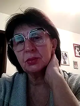 AlbinaXPretty online show from December 15, 5:34 am