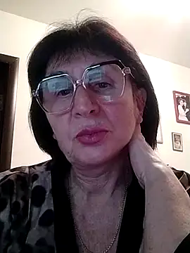 AlbinaXPretty online show from December 15, 8:58 pm