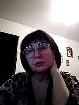 AlbinaXPretty online show from December 31, 6:24 pm