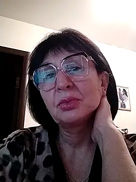AlbinaXPretty online show from December 31, 9:39 pm