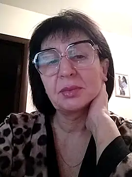 AlbinaXPretty online show from January 1, 6:27 pm