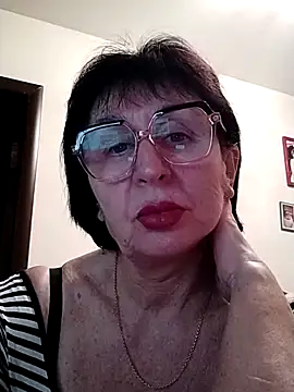 AlbinaXPretty online show from February 3, 5:35 pm