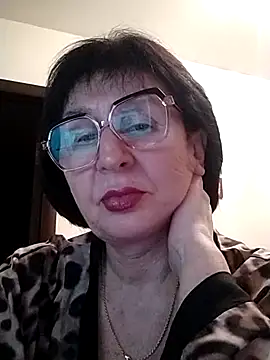AlbinaXPretty online show from February 8, 6:33 pm