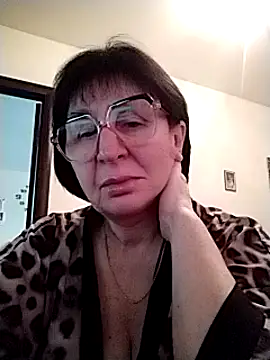 AlbinaXPretty online show from February 9, 8:11 am