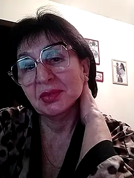 AlbinaXPretty online show from February 9, 7:19 pm