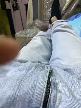 Snapshot of TurkishBigPenis chatting on December 11, 3:05 pm TurkishBigPenis online show from December 11, 3:05 pm