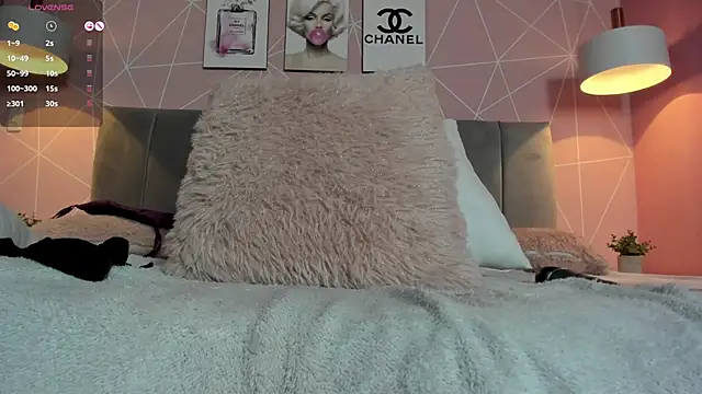 dolly zoe online show from January 11, 10:29 am