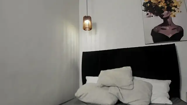 dolly zoe online show from March 14, 5:02 am