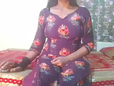 Snapshot of nikitahot3 chatting on January 8, 3:07 pm nikitahot3 online show from January 8, 3:07 pm