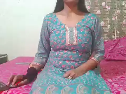 Snapshot of nikitahot3 chatting on February 7, 12:39 pm nikitahot3 online show from February 7, 12:39 pm