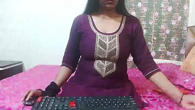 Snapshot of nikitahot3 chatting on March 11, 7:37 am nikitahot3 online show from March 11, 7:37 am