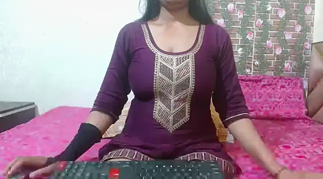 Snapshot of nikitahot3 chatting on March 12, 1:25 am nikitahot3 online show from March 12, 1:25 am
