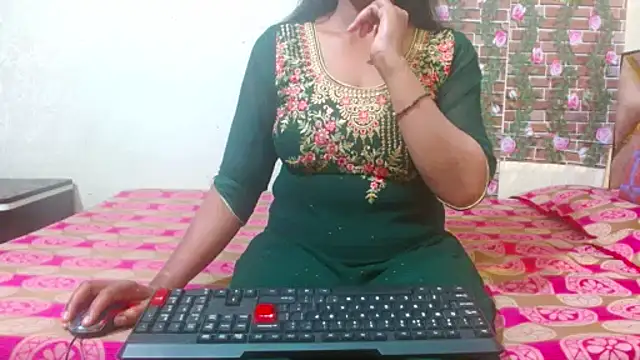 Snapshot of nikitahot3 chatting on March 13, 4:12 pm nikitahot3 online show from March 13, 4:12 pm